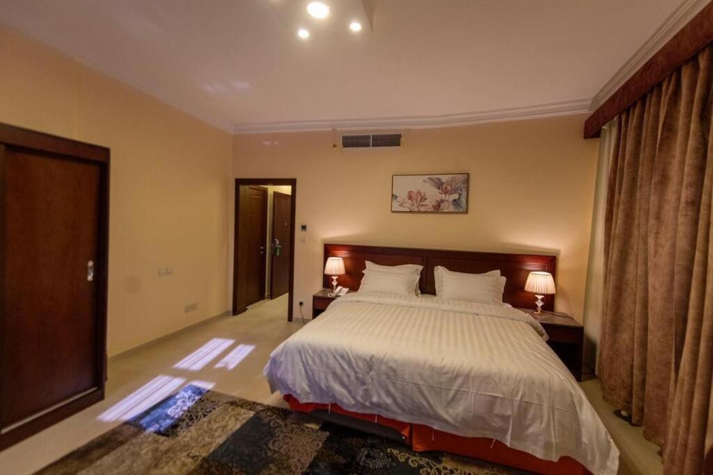אל-מדינה Al Ayniah Hotel מראה חיצוני תמונה