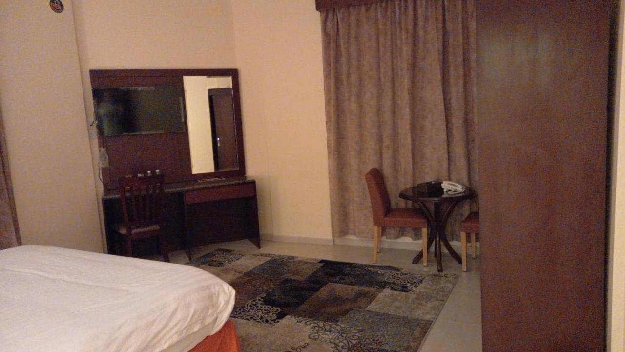 אל-מדינה Al Ayniah Hotel מראה חיצוני תמונה