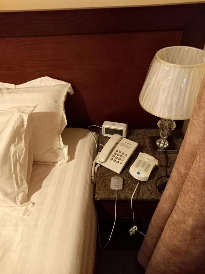 אל-מדינה Al Ayniah Hotel מראה חיצוני תמונה